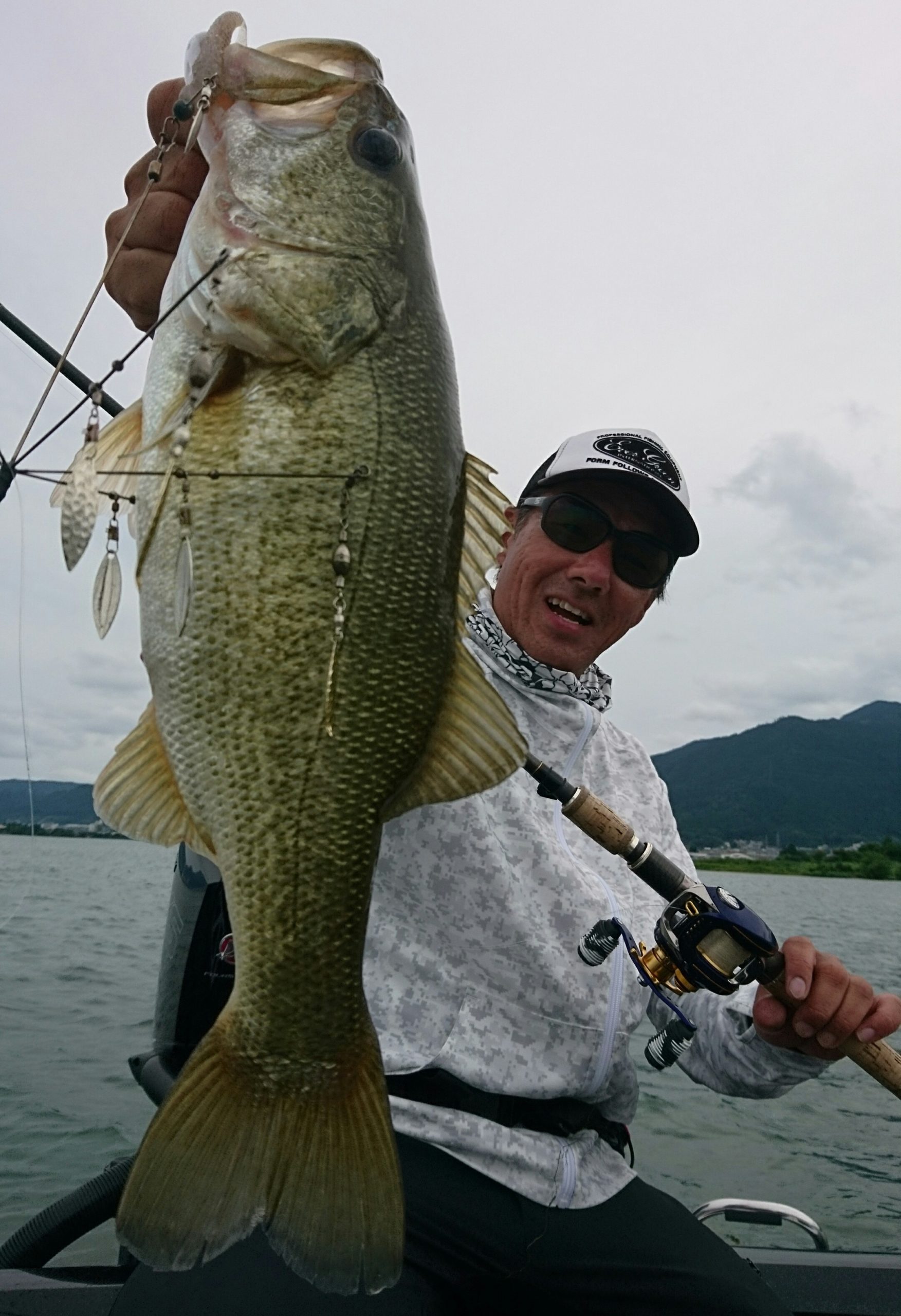 ☆【小南まりガイド】増水濁りの琵琶湖に大苦戦！ステルスセブンで状況